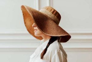 After-The-Sun-Goes-Down-Your-Solution-Base-Guide-to-Surviving-UV-Damage-